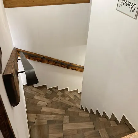 V Podkrovi Apartment